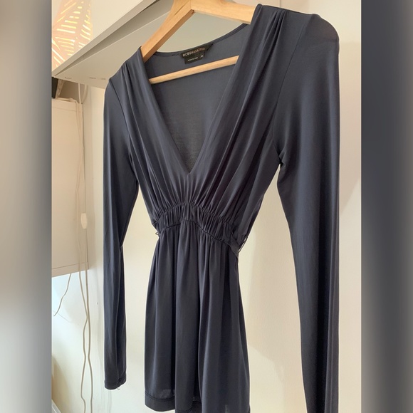 BCBGMaxAzria Black Wide V-Neck Long Sleeves Blouse - Picture 2 of 9